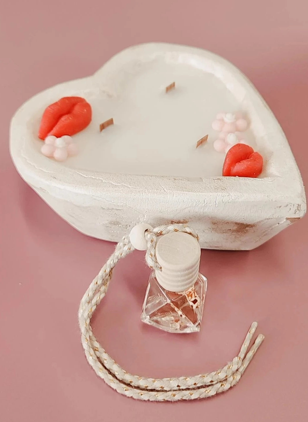 Mini Heart-Shaped Dough Bowl Candle - L
